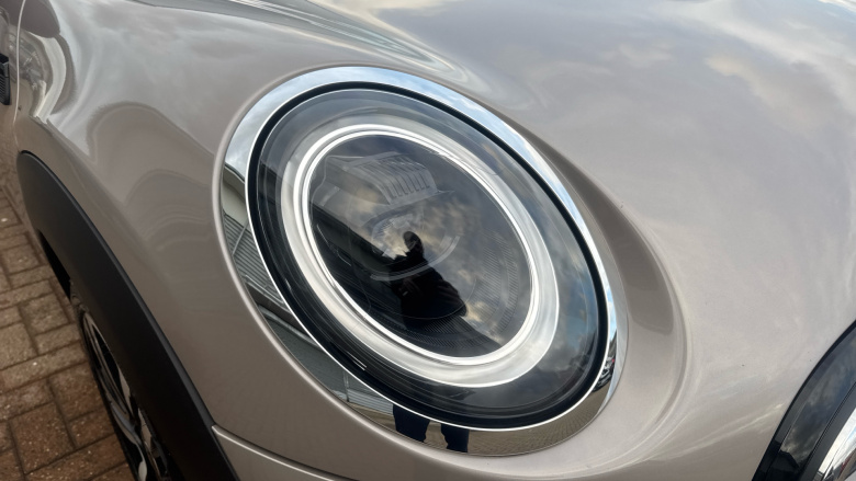 MINI Hatchback 1.5 Cooper Exclusive 3dr Auto Petrol Hatchback